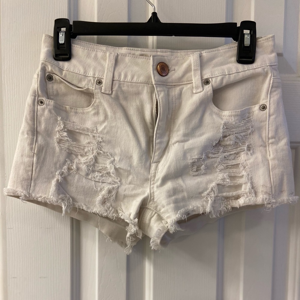 American Eagle size 4 Jean short. White.